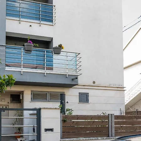 Semesterbostad House With A Parking Space - 22855 Split
