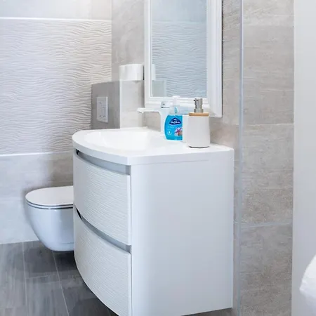 House With A Parking Space - 22855