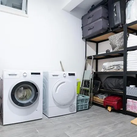 House With A Parking Space - 22855 Σπλιτ